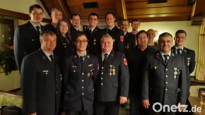 Den neuen Vorstand der Feuerwehr Högling zeigt unser Bild. Bild: Robert Delling/exb