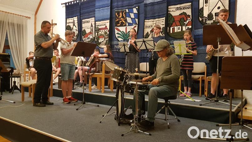 Das Holzbläser-Ensemble spielt besinnlich beim Tango für Träumer auf. Bild: gi