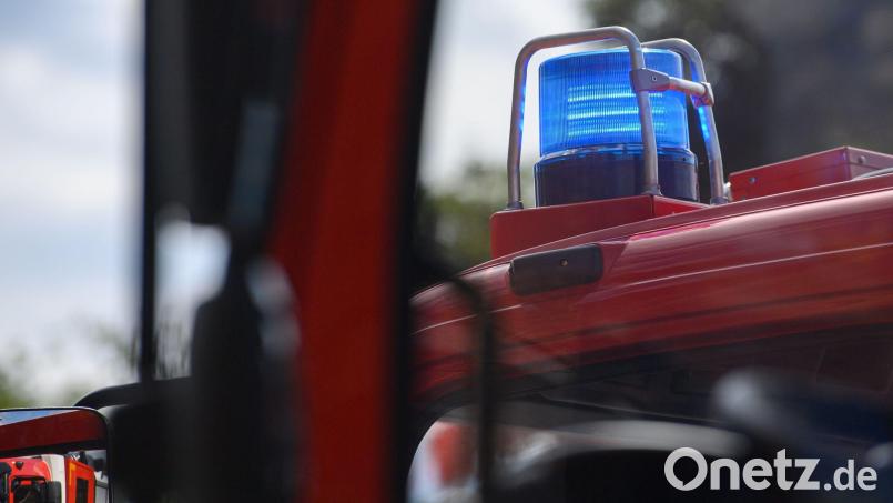 Ein Fußballfan hat einen teuren Fehler gemacht und in seinem Hotelzimmer Pyrotechnik gezündet. Symbolbild: Robert Michael/dpa-Zentralbild/ZB/Symbolbild