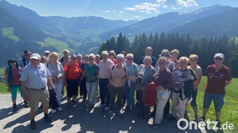 Wetterglück hatten die Pressather Sänger und Kaltenbrunner Freunde, hier auf dem Reither Kogel Bild: bk
