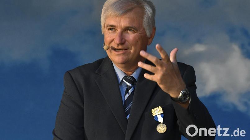 Horst Seehofer (Wolfgang Krebs) würde sofort das Heimatministerium nach Hahnbach verlegen. Bild: Petra Hartl