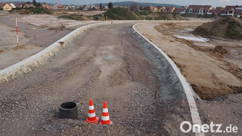 Wohin führt der Weg? Noch sind alle Bauwilligen, die sich für Bauplätze in Fronberg interessiert hatten, an Bord. Archivbild: bl