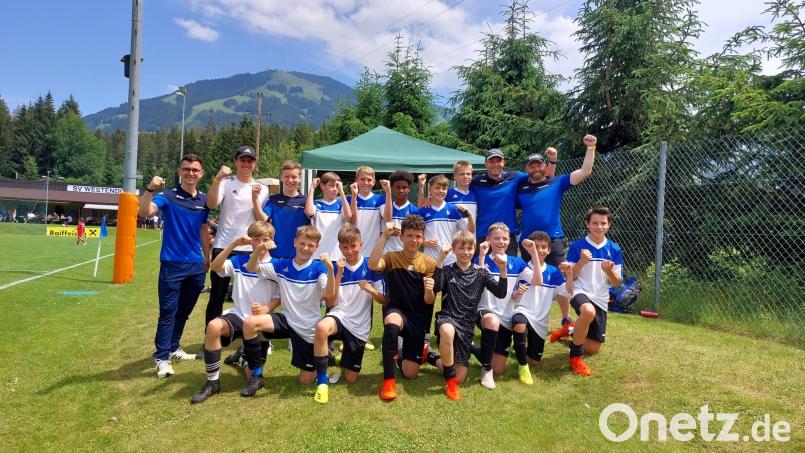 Das Team der U13 der SpVgg SV Weiden beim internationalen Fußballturnier in Kitzbühel. Bild: Nachtigall/exb
