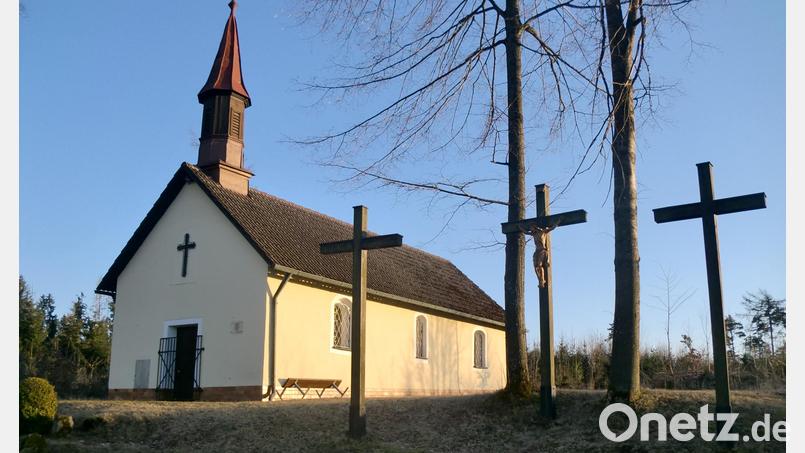 Die Sebastianikapelle im Buchbergdorf Kemnath, im Volksmund auch Pestkapelle genannt, wird heuer 200 Jahre alt. Sie ist die älteste der 15 Kapellen in der Großgemeinde Schnaittenbach. Bild: sh