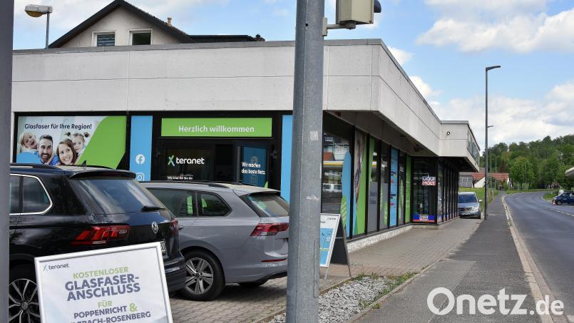 Teranet hat im früheren Autohaus Raschke in der Bayreuther Straße seinen Info- und Verkaufsshop eingerichtet. Nach den Pfingstferien will der Internetanbieter nochmals mit einem öffentlichen Info-Abend in die Offensive gehen. Bild: Stephan Huber