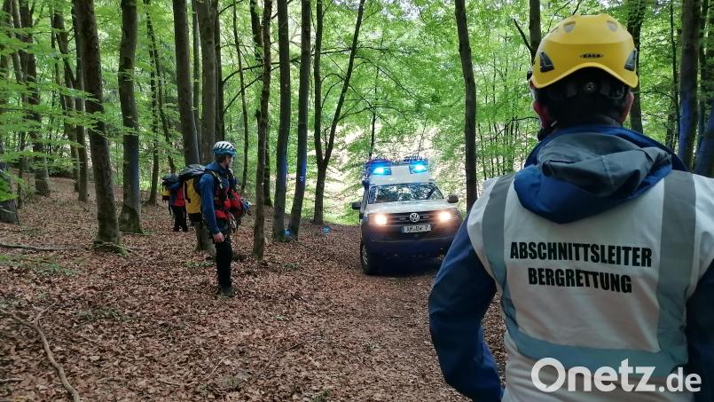 Das geländegängige Fahrzeug der Bergwacht Amberg am Freitag bei einem Einsatz am Höhenglücksteig. Bild: Maximilian Knab/Bergwacht Amberg