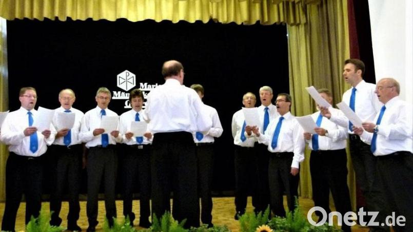 Der Chor der Marianischen Männerkongregation gestaltet unter Leitung von Paulinus Lesser religiöse Feiern im Jahresablauf mit, insbesondere gilt das für den Pfarrkonvent an Maria Immaculata (8. Dezember). Bild: lg