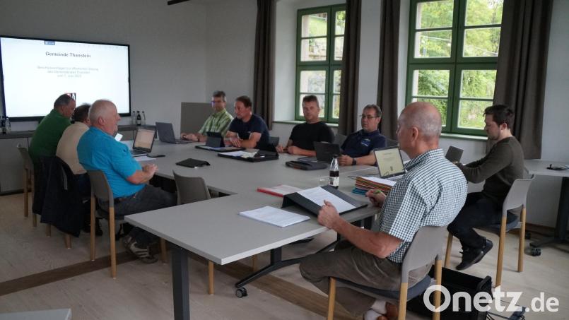 Der neue Sitzungssaal im Bürgerhaus ist hell und modern gestaltet. Er dient auch als Trauzimmer. Bild: wel