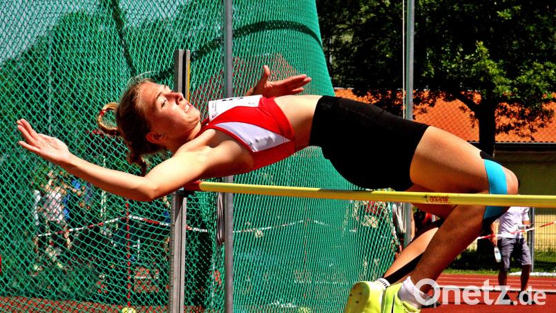 Lea Kreuzer beim Hochsprung. Bild: zer