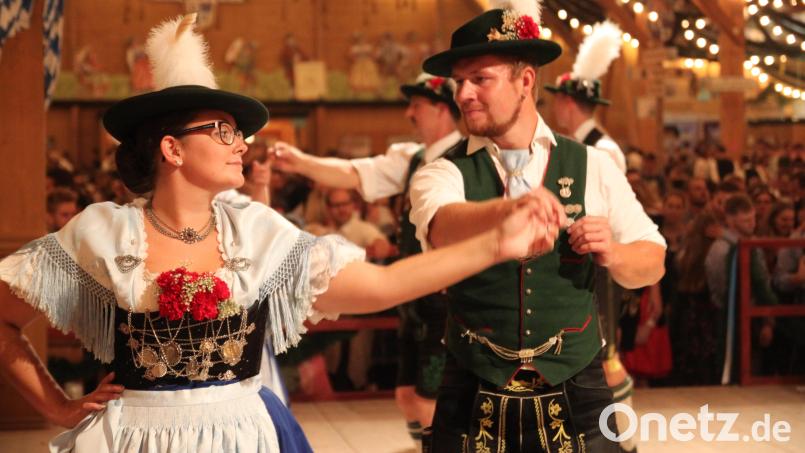 Der Volks- und Gebirgstrachtenverein &quot;Enzian&quot; ist Gastgeber für das Deutsche Trachtenfest und wird dafür nicht nur die Miesbacher Tracht (Bild) auspacken. Außerdem feiert der Verein sein 100-Jähriges. Bild: Tatjana Hummel-Buchta