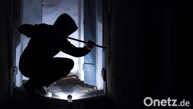 Eine Einbruchserie (Symbolbild) hat es in der Nacht zum Freitag in Ehenfeld gegeben. Die Ermittler hoffen, dass es Zeugen gibt. Bild: Silas Stein/dpa