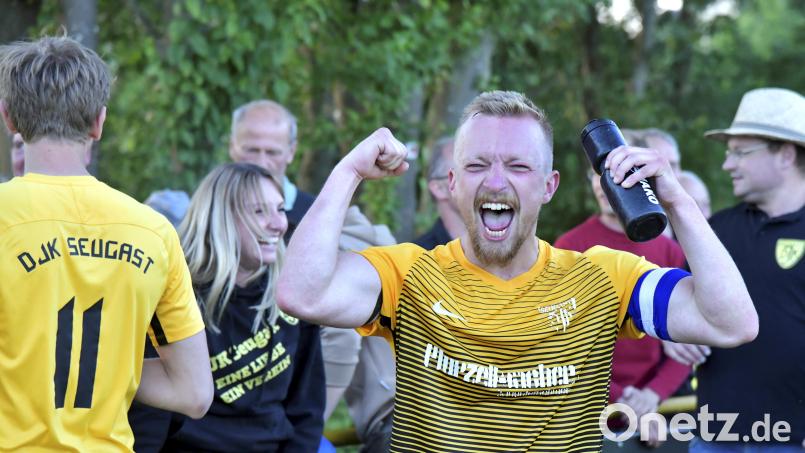 Geschafft! Tobias Oheim von der DJK Seugast schreit seine ganze Freude nach dem Sieg gegen Rosenberg heraus. Das war der Aufstieg in die Kreisliga. Archivbild: Hubert Ziegler