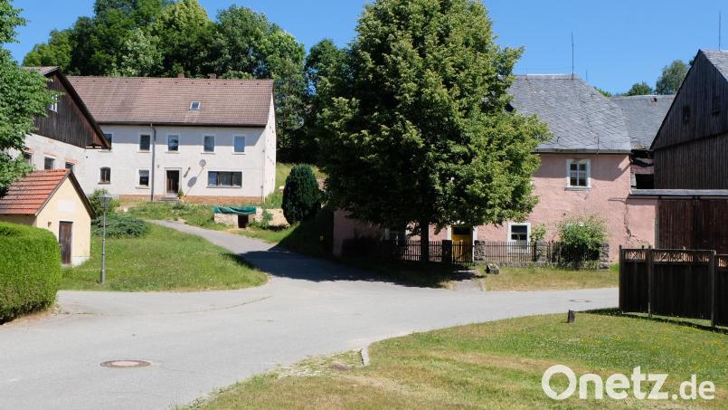 In der Dorfmitte von Gailertsreuth, unmittelbar am mächtigen Lindenbaum, wird in diesem Jahr der " Gottesdienst auf dem Lande " gefeiert. Bild: le
