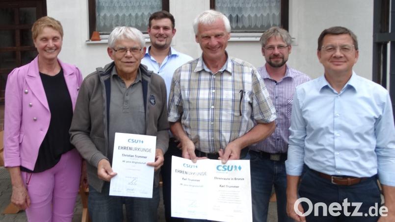 Ehrungen für langjährige und verdiente Mitglieder des CSU-Ortsverbands Sigl (von links): Stellvertretende Kreisvorsitzende Monika Breunig, Christian Trummer sen., OV-Vorsitzender Christian Trummer jun., Karl Trummer, Stefan Schertl und 3. Bürgermeister Markus Graf. Bild: ct