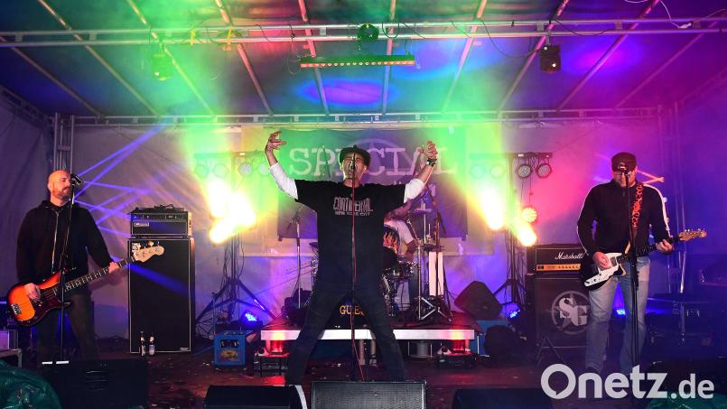 Das Archivbild zeigt die Punkrock-Band Special Guest auf dem Schloss in Sulzbach-Rosenberg. Location und Act zusammen sind zwei der Gründe, warum Wolfgang Ruppert das Sulzbach-Rosenberger Altstadtfest liebt. Archivbild: Petra Hartl