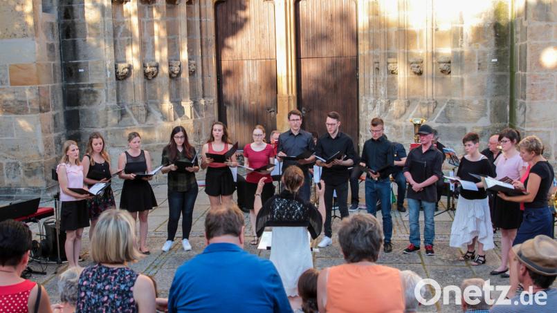 Der OTH-Hochschulchor bei seinem Open-Air-Konzert 2019 Archivbild: Wiesel/OTH Amberg-Weiden/exb