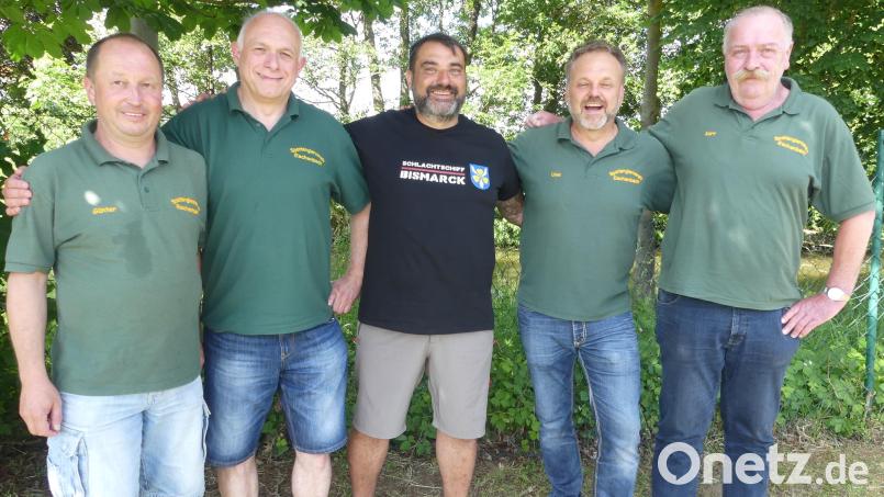 Seit 40 Jahren sind sie nicht nur Mitglied des Sportanglervereins. Zum Großteil haben sie bereits vor vielen Jahren wichtige Aufgaben in der Vereinsführung übernommen. Bild: rn