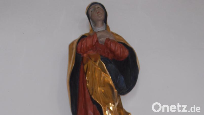 Diese Marienstatue wurde aus der Kirche St. Wenzeslaus in Schönsee gestohlen. Bild: Polizei/exb