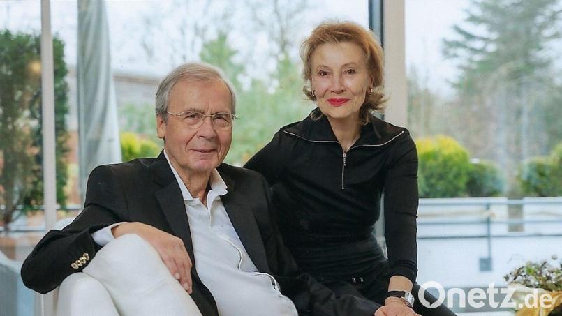 Professor Hermann Wagner und seine Ehefrau Renate (77) sind seit 1968 verheiratet und leben in München. Der gebürtige Westfale war 23 Jahre lang Chefarzt der Medizinischen Klinik I in Weiden. Am 13. Juni feierte er seinen 80. Geburtstag. Bild: Oliver Rehbinder