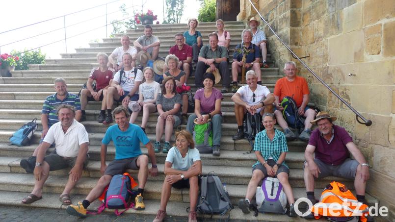 Geschafft aber dennoch glücklich und zufrieden kamen die Waldauer Wallfahrer, denen sich mittlerweile viele Pilger aus der näheren Umgebung angeschlossen haben, auf dem Mariahilfberg in Amberg an. Heuer waren sie zum 27. Mal betend auf der 50 Kilometer langen Tagesetappe unterwegs. Bild: dob