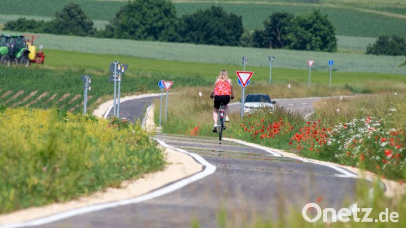 Der Freistaat Bayern winkt mit Fördermitteln für den Ausbau öffentlicher Feld- und Waldwege für Fahrräder. Für die Gemeinde Birgland und die Nachbarn in Lauterhofen deutet sich ein Landkreis-übergreifendes Projekt an. Symbolbild: Stefan Puchner/dpa