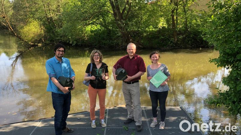 Eine neue Kooperation: Christopher Trepesch, Vorsitzender LBV Kreisgruppe Amberg-Sulzbach, Bärbel Neumüller, Amt für Stadtentwicklung Amberg, Michael Scharl, Kassier LBV Kreisgruppe Amberg-Sulzbach und Corinna Loewert, Klimaschutzmanagerin Stadt Amberg. (von links). Bild: Corinna Loewert, Stadt Amberg/exb