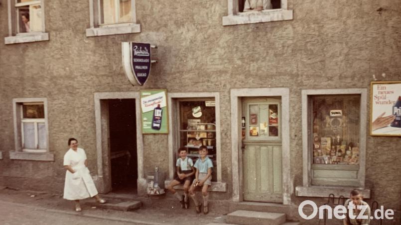 Außenansicht des Bäckerladens im Jahr 1961. Bild: Archiv Tobias Damberger/exb