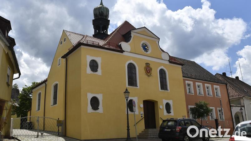 Die Spitalkirche St. Elisabeth in Sulzbach-Rosenberg hat eine lange Geschichte und gilt als ein Sinnbild für das von Herzog Christian August angeordnete Simultaneum. Bild: Petra Hartl