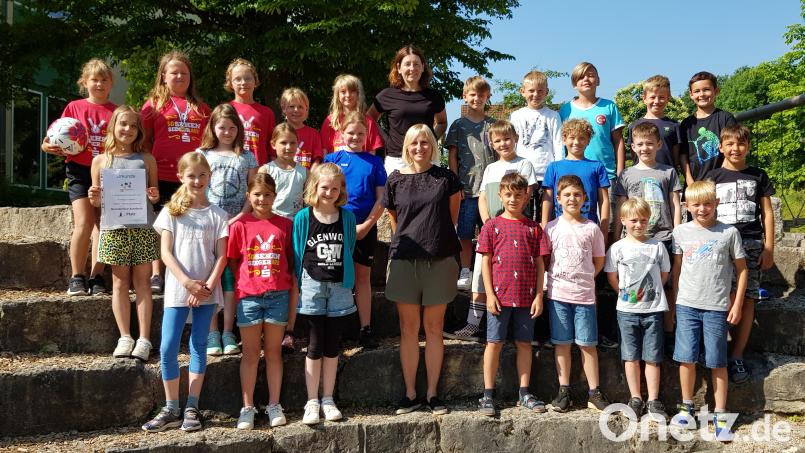 Diese Spielerinnen und Spieler liefen für die Dr.-Heinrich-Stromer-Grundschule bei den Landkreismeisterschaften auf. Bild: Grundschule Auerbach/exb