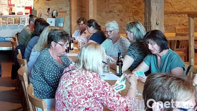 An 14 Tischten spielten die Teilnehmerinnen um Pluspunkte. Bild: Elisabeth Wabro/exb