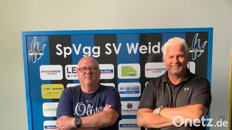 Rüdiger Fuhrmann (links) ist neuer Trainer bei der SpVgg SV Weiden, Rüdiger Hügel ist ab sofort Sportlicher Leiter. Bild: Nachtigall