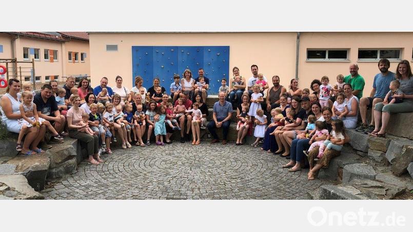 23 Familien mit ihren Kindern waren der Einladung zur Babyparty gefolgt. Bild: Markt Wernberg-Köblitz/exb