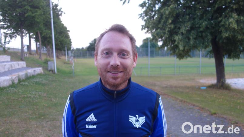 Die DJK Ensdorf startet mit Trainer Oliver Eckl in die Kreisliga-Saison. Bild: tra