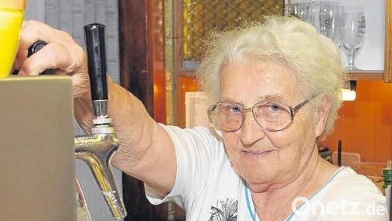 So kannte man Maria Falk: die Paulersen Mare am Tresen. Bild: mma