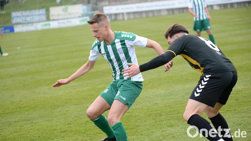 Knapp zwei Wochen vor dem ersten Punktspiel bestreitet die DJK Gebenbach (links Dominik Haller) ein Testspiel gegen den Regionalligisten Würzburger Kickers. Archivbild: Andreas Brückmann