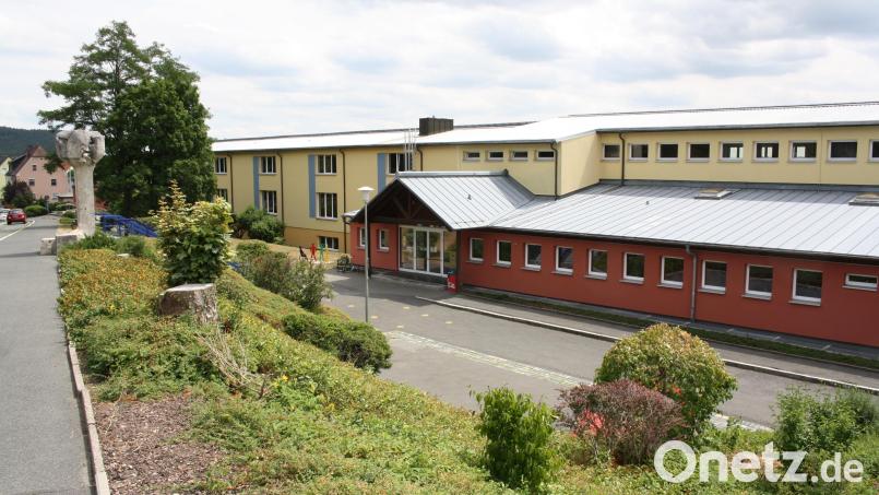 Einstimmig billigte der Stadtrat den Stadthaushalt für 2022. Doch klagten die Fraktionen auch über vermeintliche Zögerlichkeit bei der Umsetzung von Projekten wie etwa der Neugestaltung des Schuleingangsbereichs. Bild: bjp
