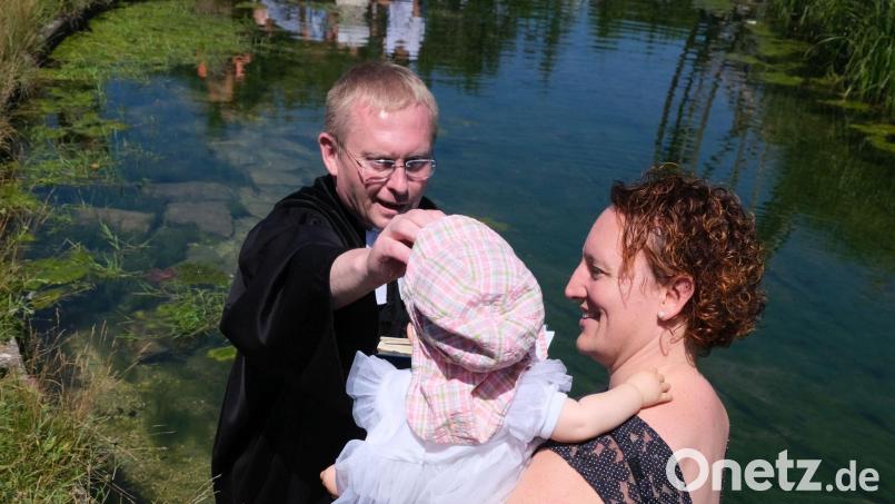 Taufe beim Wasserrad. Bild: usc