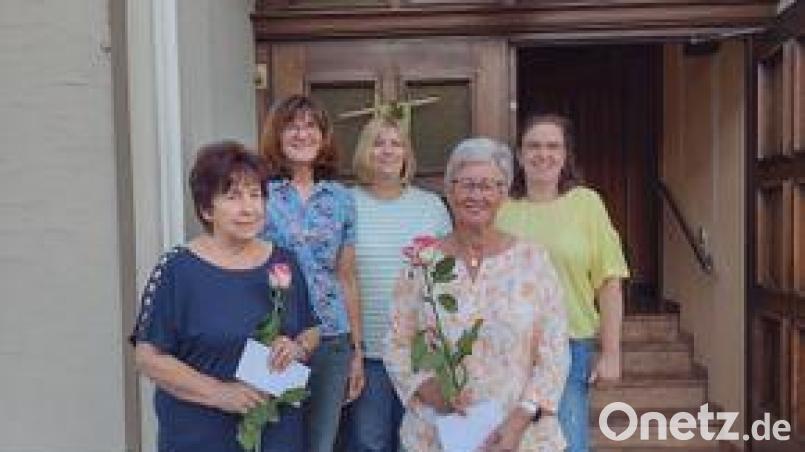Ehrungen bei der Frauen-Union Hahnbach (von links): Waltraud Barnutz, Vorsitzende Evi Höllerer , stellvertretende Vorsitzende Anneliese Hoffmann, Klara Rauch und stellvertretende Vorsitzende Claudia Graf. Bild: mma