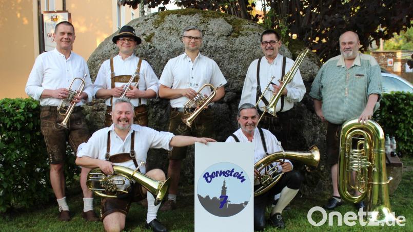Die Blaskapellengruppe &quot;Bernstein 7&quot; spielt am Sonntag, 17. Juli, um 17 Uhr im Winkler-Garten zugunsten des Philipp-Neri-Werks auf. Bild: exb