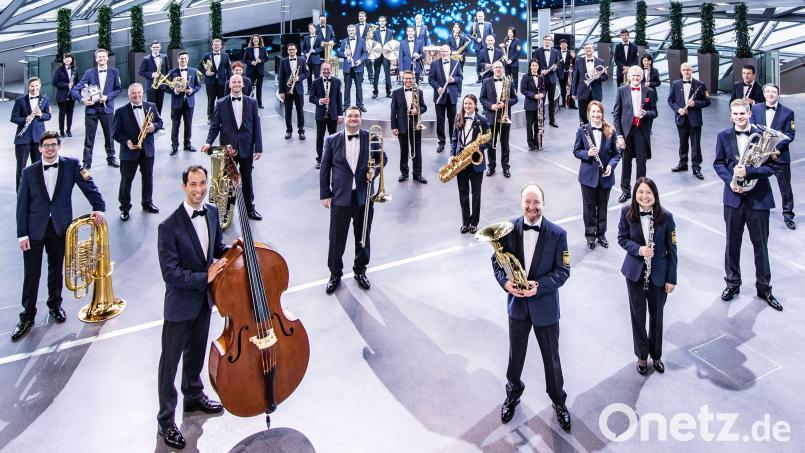 Das Polizeiorchester Bayern spielt für den Kreisfeuerwehrverband Amberg-Sulzbach im Amberger Stadttheater. Bild: Bayerische Bereitschaftspolizei/Tobias Epp/exb