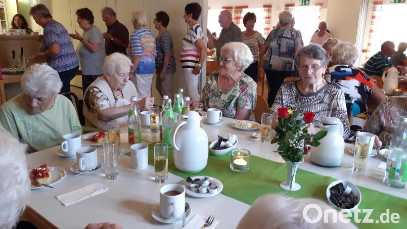 Unterhaltsame Stunden verbrachten die Besucher beim Seniorennachmittag in der Landgraf-Ulrich-Halle. Bild: Gerdi Gradl/exb