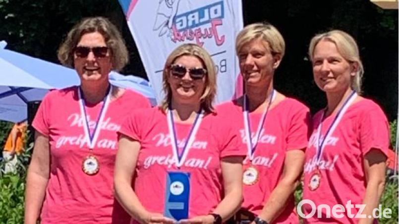 Die Damenstaffel AK 170 weiblich (Fantastic) erzielte den 1. Platz mit (von links) Ulrike Kraus, Maria Baumgärtel, Nina Raab und Katrin Benker. Bild: Andrea Glaubitz/exb