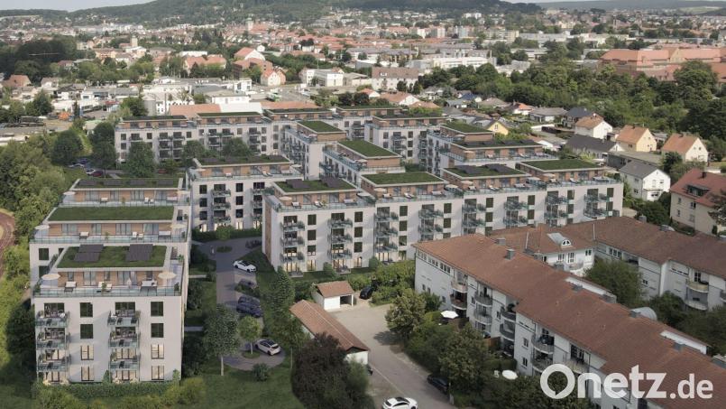 Wie die 3D-Animation zeigt, soll das Wohnquartier Stadtweg IV in Kümmersbruck von Süden her einmal aussehen. Es befindet sich auf dem ehemals vom Bauhof Amberg genutzten Gelände. 17 Häuser mit 208 Wohneinheiten werden entstehen. Grafik: Fuchs Wohnmobilien GmbH /exb