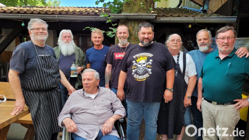 Die aktivsten Mitglieder des &quot;Bartclubs&quot;. Präsident Siegfried Voit Zweiter von rechts. Bild: hcz