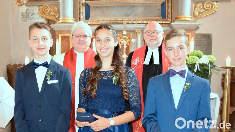 Von links: Sebastian Plump, Diakonin Reymann, Julia Pirner, Pfarrer Ahnert und Jonas Endres. Bild: wku