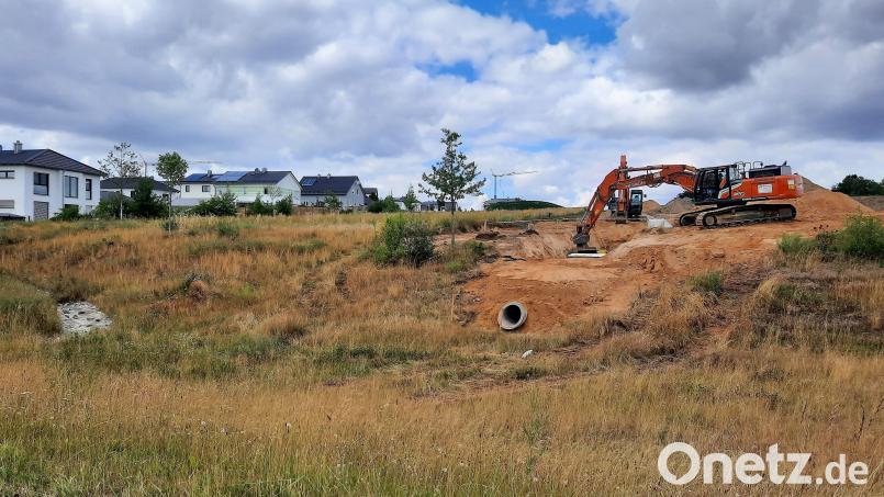 Derzeit wird das Baugebiet &quot;Hasenbuckel II&quot; in Fronberg erschlossen. Beim Erwerb der Grundstücke standen die Bewerber Schlange. Bild: Hirsch