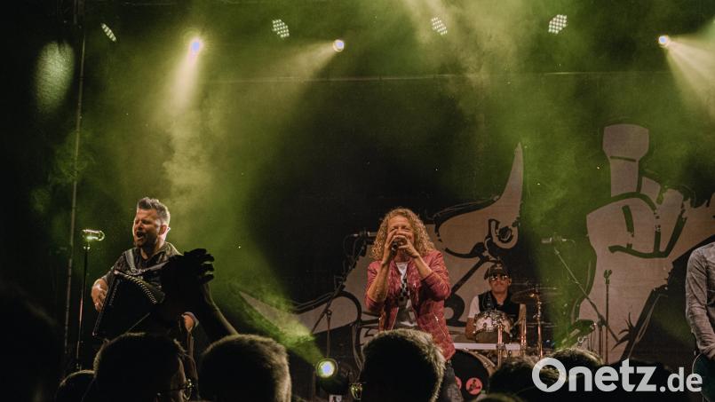 Heimatrauschen heißt es beim fetzigen Gastspiel der "Troglauer" . Bild: Rene Braeutigam/Bild-Punkte