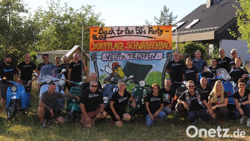 Der Vespa-Club &quot;Rio Nero&quot; aus Schwarzenbach fiebert auf das kommende Wochenende hin. Dan nämlich werden die 50er Jahre gefeiert . Bild: uz