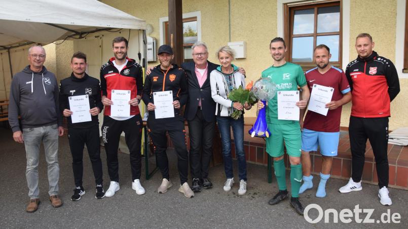 Am Ende eines tollen Wochenendes steht die Pokalverleihung beim &quot;Kälte Grohmann Cup 22&quot; bei der DJK Irchenrieth an. Bild: fz