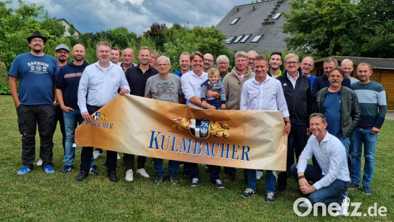Beim Benefiz-Schafkopf-Turnier des &quot;Vierzack&quot; Tirschenreuth kam eine Spendensumme in Höhe von 1900 Euro zusammen. Turniersieger Klaus Abter darf bestimmen, welche Einrichtung die Spende erhält. Bild: Markus Lange/exb